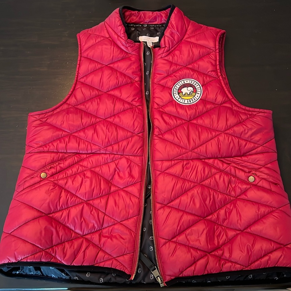 Red Ivory Ella puffer vest size XL